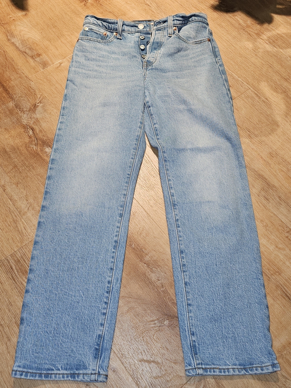 Levi's Premium Wedgie Straight Jeans light wash blue denim 25x27 us 0 NWOT